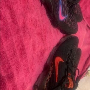 2 pair of Nike Vapormax’s